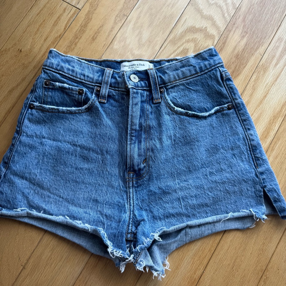 Abercrombie Curve Love High Rise Mom Short